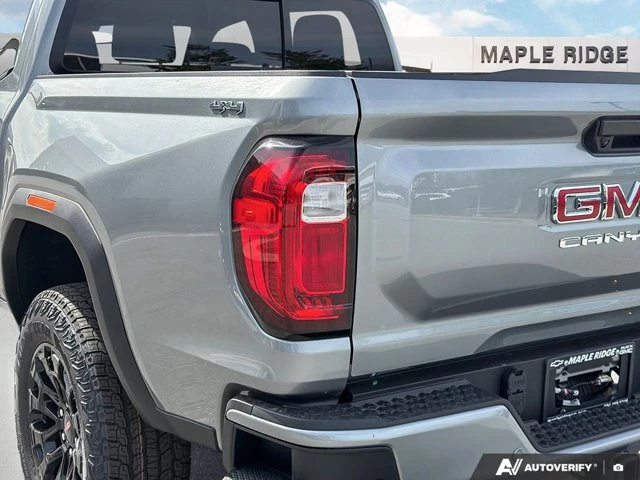 2026 GMC Canyon Elevation, šedá, 9 km, dovoz Kanada — foto 11 z 20