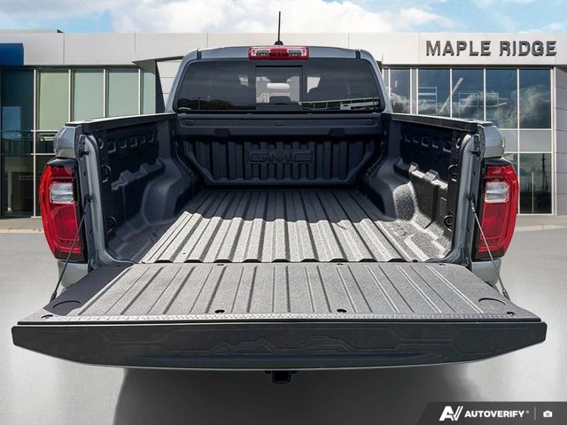 2026 GMC Canyon Elevation, šedá, 9 km, dovoz Kanada — foto 12 z 20
