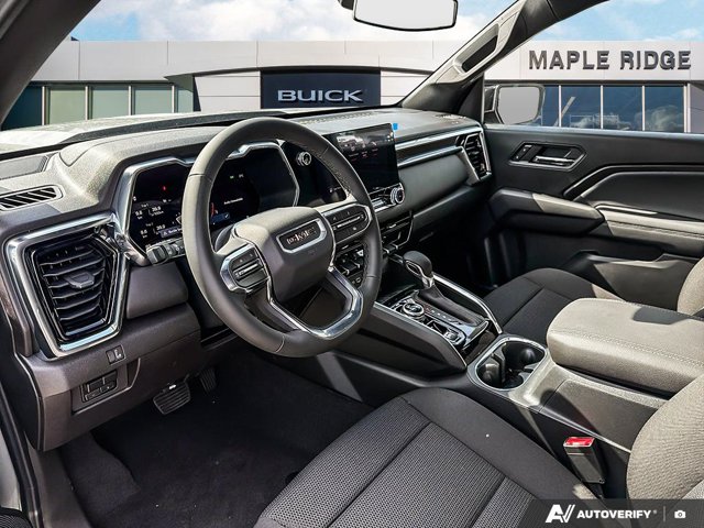 2026 GMC Canyon Elevation, šedá, 9 km, dovoz Kanada — foto 13 z 20