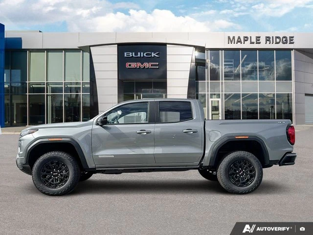2026 GMC Canyon Elevation, šedá, 9 km, dovoz Kanada — foto 2 z 20