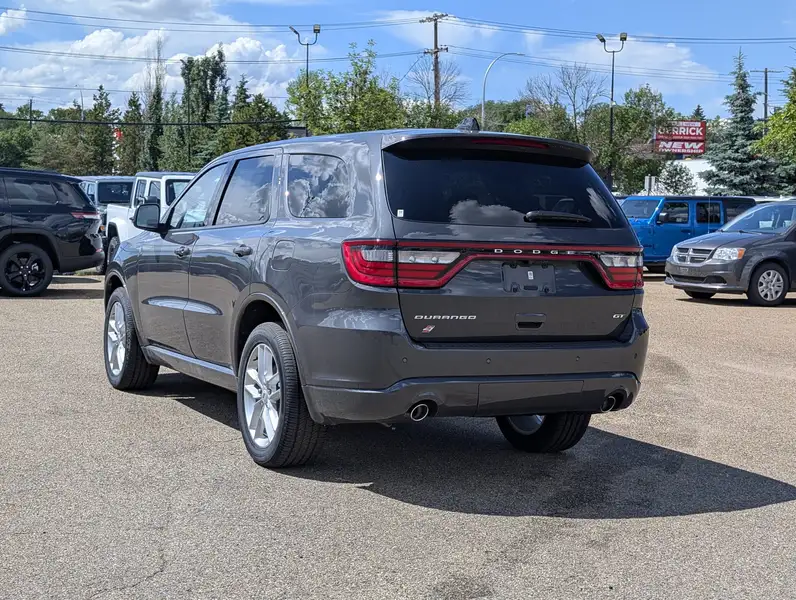2026 Dodge Durango GT, šedá, 3 845 km, dovoz Kanada — foto 4 z 12