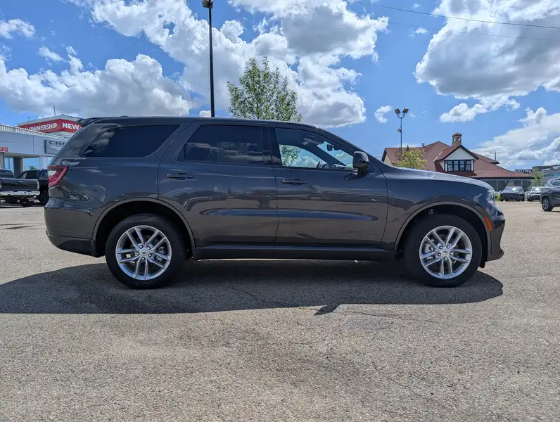 2026 Dodge Durango GT, šedá, 3 845 km, dovoz Kanada — foto 8 z 12