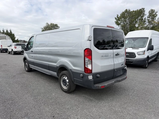 2018 Ford Transit Extended Cargo, stříbrná, 130 000 km, dovoz Kanada — foto 2 z 5