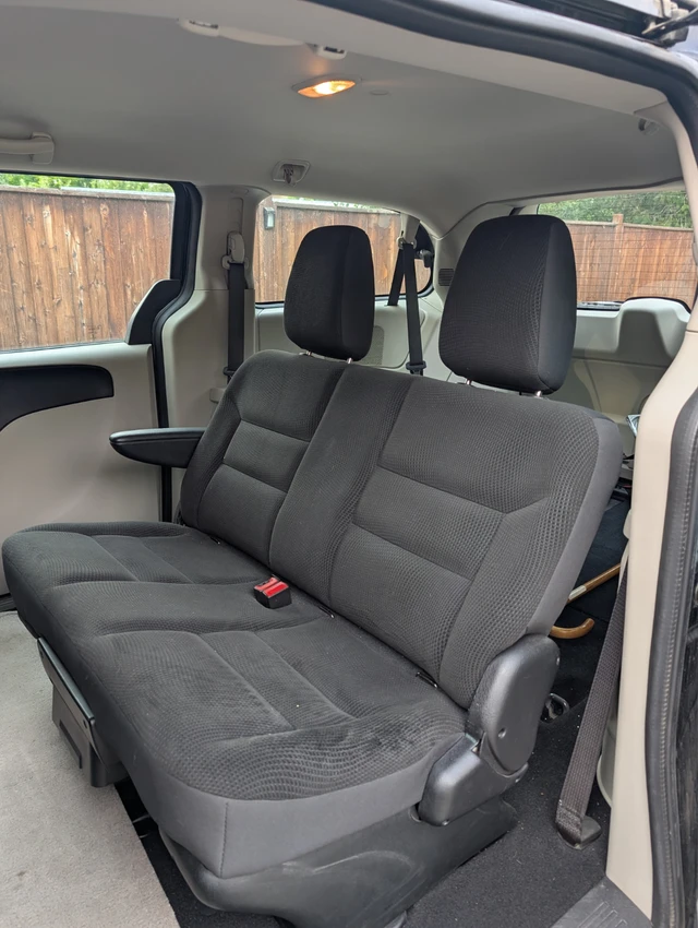 2017 Dodge Caravan, černá, 96 000 km, dovoz Kanada — foto 2 z 5