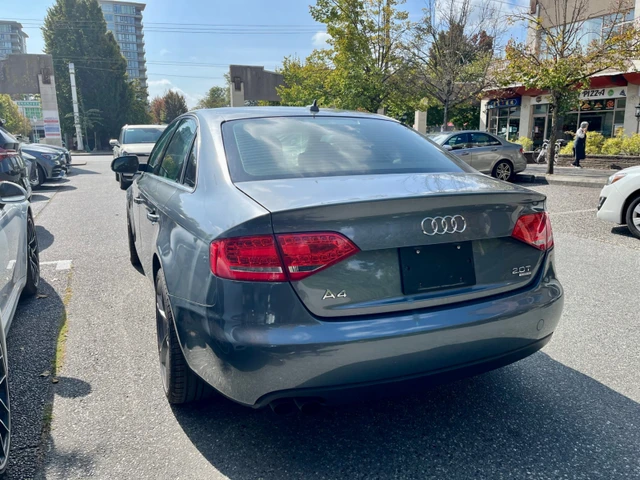 2012 Audi A4, šedá, 134 150 km, dovoz Kanada — foto 2 z 5