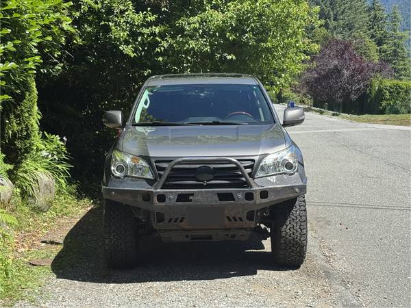 2010 Lexus, dovoz Kanada — foto 3 z 12