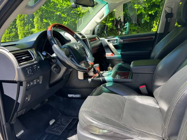 2010 Lexus, dovoz Kanada — foto 9 z 12