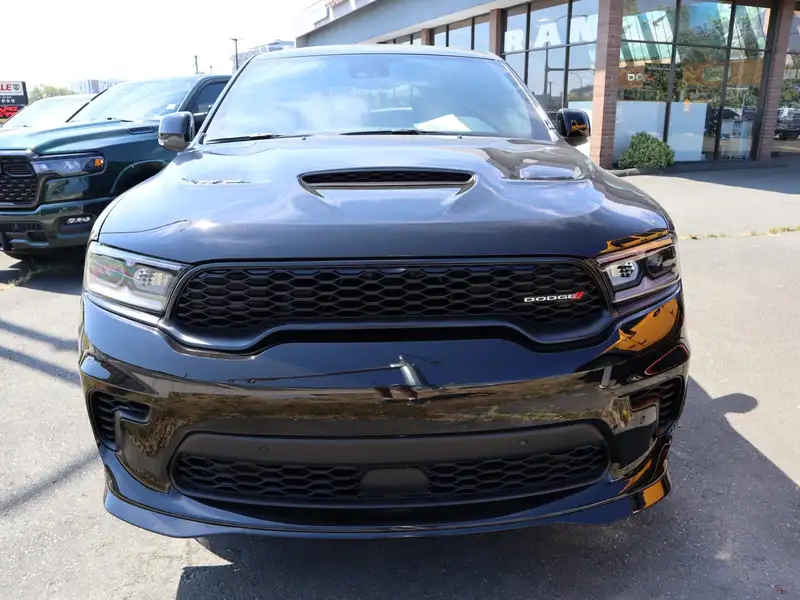 2026 Dodge Durango GT Plus, černá, dovoz Kanada — foto 2 z 12