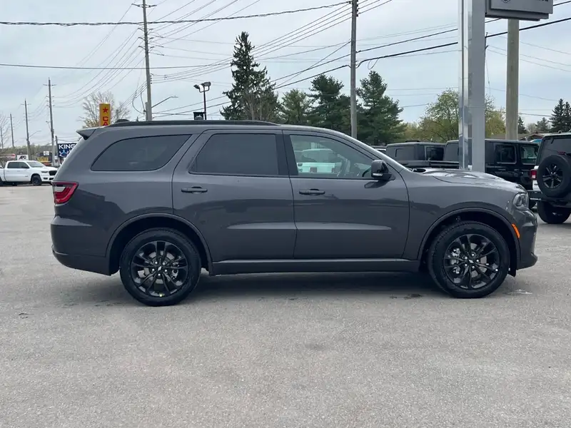 2026 Dodge Durango GT Plus, šedá, 8 km, dovoz Kanada — foto 9 z 12