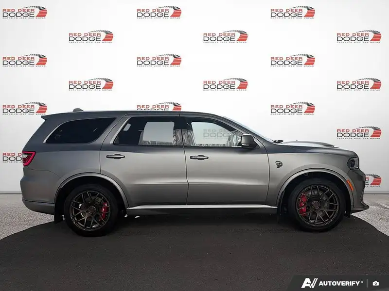 2023 Dodge Durango SRT Hellcat Premium, bílá, 28 000 km, dovoz Kanada — foto 6 z 12
