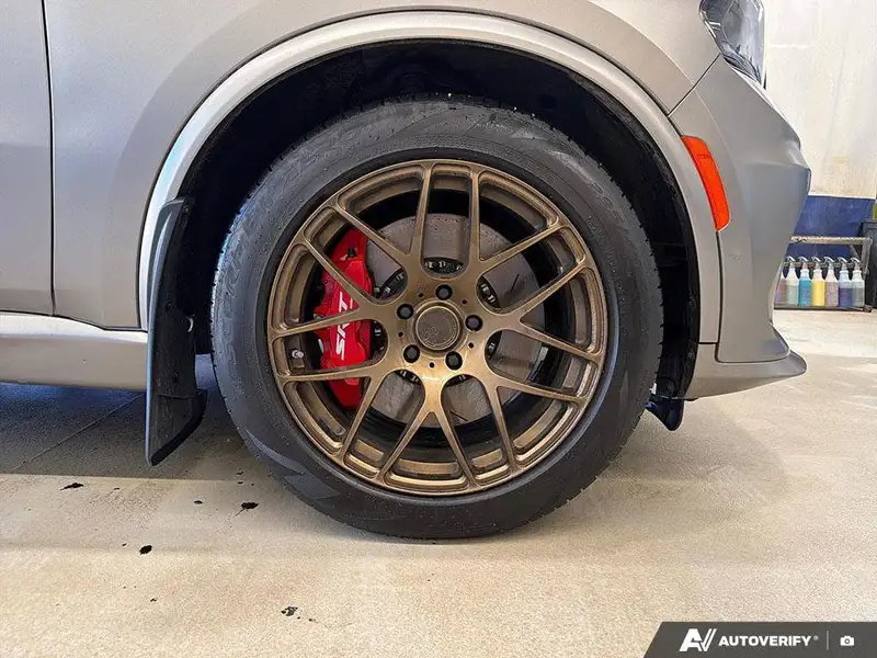 2023 Dodge Durango SRT Hellcat Premium, bílá, 28 000 km, dovoz Kanada — foto 9 z 12