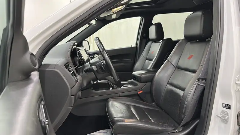 2023 Dodge Durango GT Plus, bílá, 102 800 km, dovoz Kanada — foto 9 z 12
