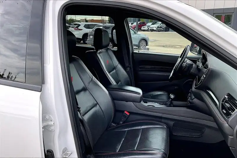 2024 Dodge Durango Awd Rt Plus Blacktop, bílá, 86 665 km, dovoz Kanada — foto 7 z 12