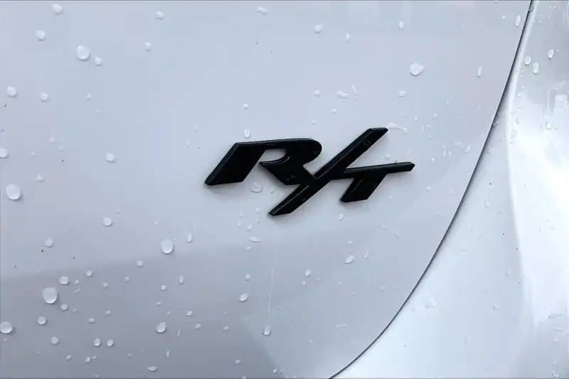 2024 Dodge Durango Awd Rt Plus Blacktop, bílá, 86 665 km, dovoz Kanada — foto 8 z 12