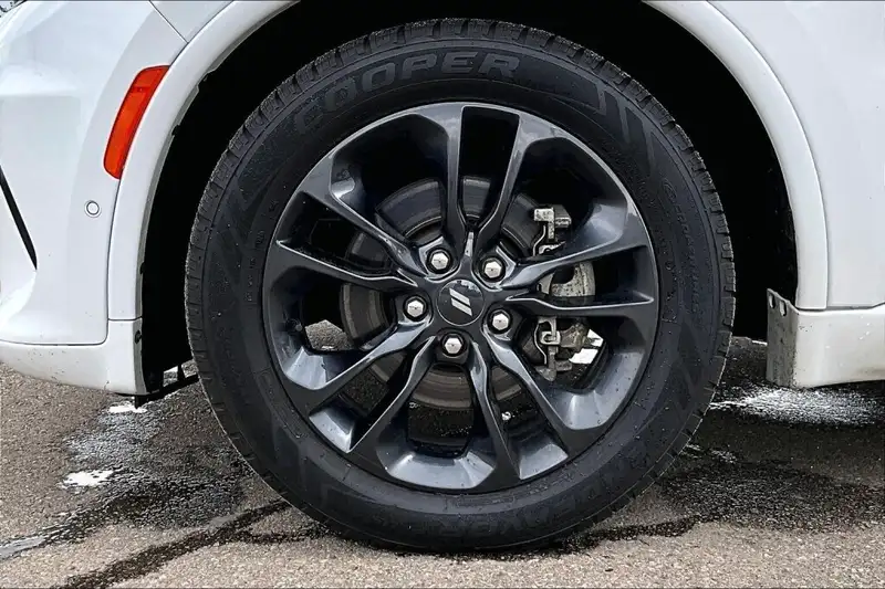 2024 Dodge Durango Awd Rt Plus Blacktop, bílá, 86 665 km, dovoz Kanada — foto 9 z 12