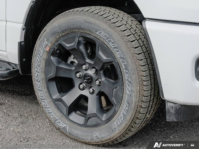 2026 RAM 1500 Express, bílá, 26 km, dovoz Kanada — foto 9 z 20