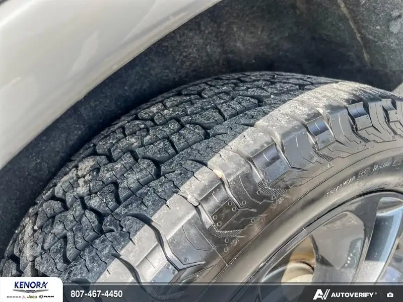 2022 Dodge Durango SXT, šedá, 139 535 km, dovoz Kanada — foto 7 z 12