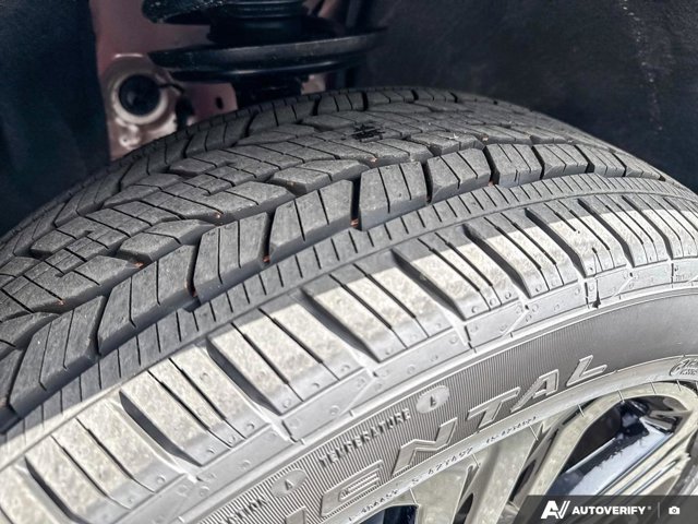 2026 GMC Acadia Elevation, červená, 15 km, dovoz Kanada — foto 10 z 20