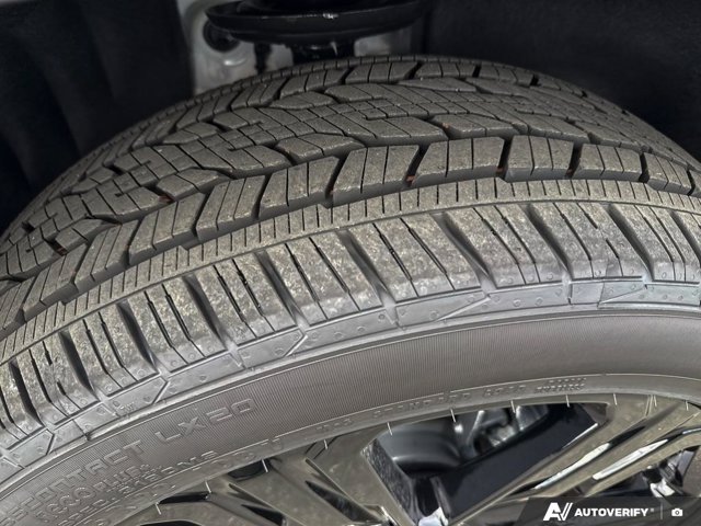 2026 GMC Acadia Elevation, bílá, 15 km, dovoz Kanada — foto 10 z 20