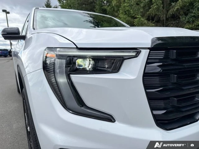 2026 GMC Acadia Elevation, bílá, 15 km, dovoz Kanada — foto 11 z 20