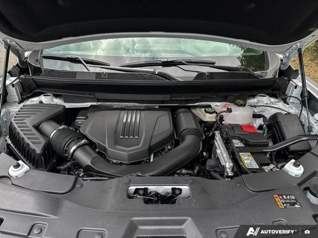 2026 GMC Acadia Elevation, bílá, 15 km, dovoz Kanada — foto 13 z 20