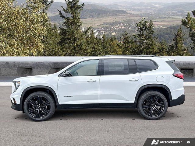 2026 GMC Acadia Elevation, bílá, 15 km, dovoz Kanada — foto 2 z 20