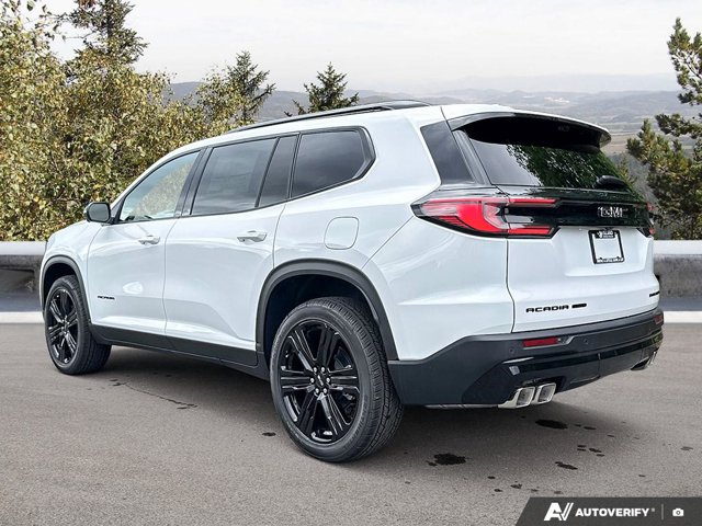 2026 GMC Acadia Elevation, bílá, 15 km, dovoz Kanada — foto 3 z 20