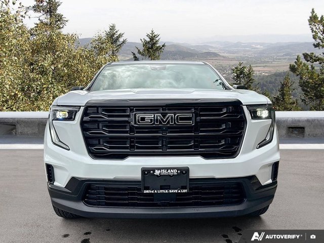 2026 GMC Acadia Elevation, bílá, 15 km, dovoz Kanada — foto 8 z 20