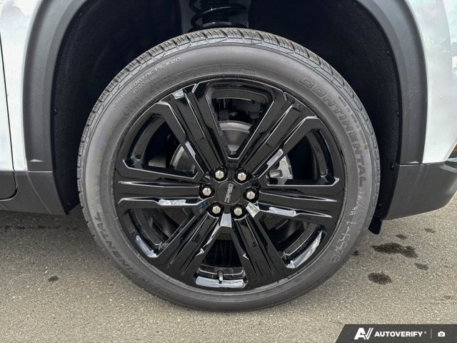 2026 GMC Acadia Elevation, bílá, 15 km, dovoz Kanada — foto 9 z 20