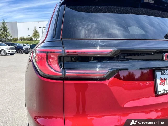 2026 GMC Acadia Elevation, červená, 15 km, dovoz Kanada — foto 14 z 20
