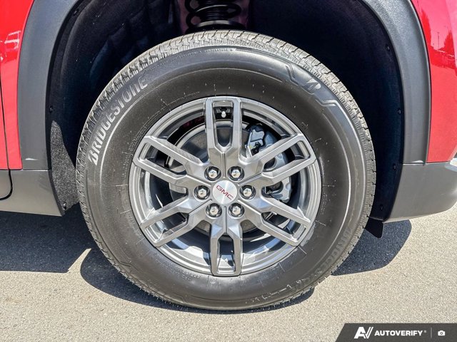 2026 GMC Acadia Elevation, červená, 15 km, dovoz Kanada — foto 9 z 20