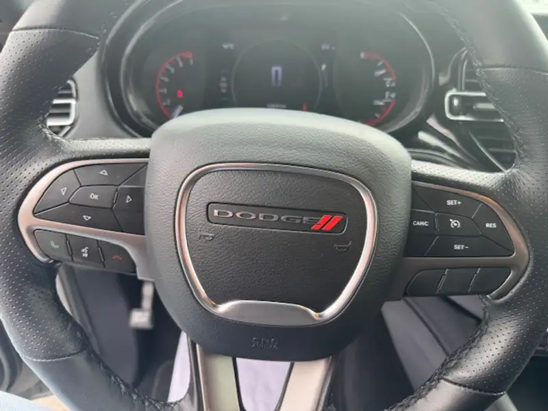 2024 Dodge Durango SXT, šedá, 23 465 km, dovoz Kanada — foto 10 z 12