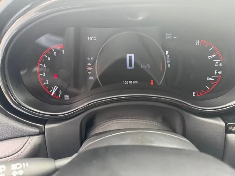 2024 Dodge Durango SXT, šedá, 23 465 km, dovoz Kanada — foto 11 z 12