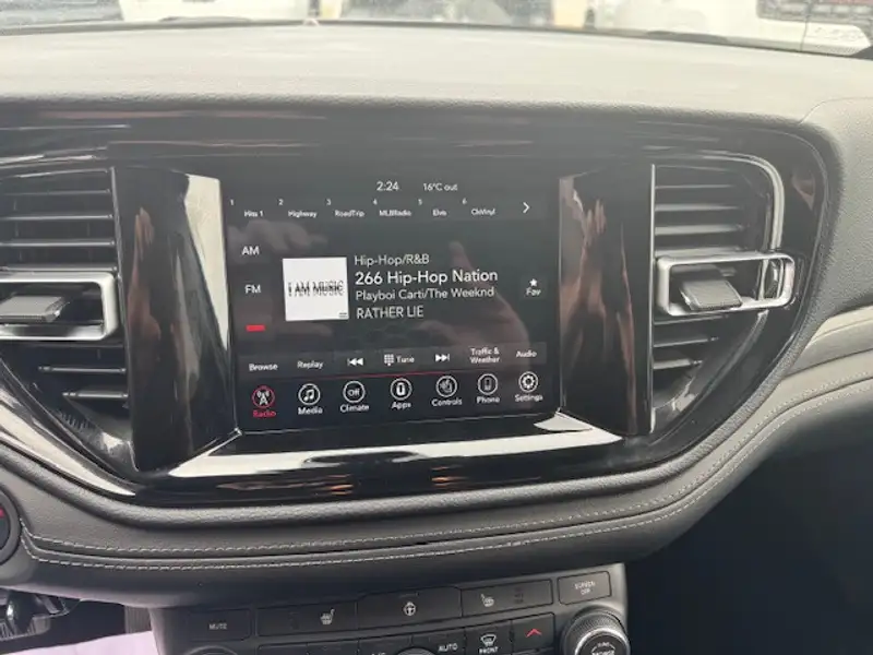 2024 Dodge Durango SXT, šedá, 23 465 km, dovoz Kanada — foto 12 z 12