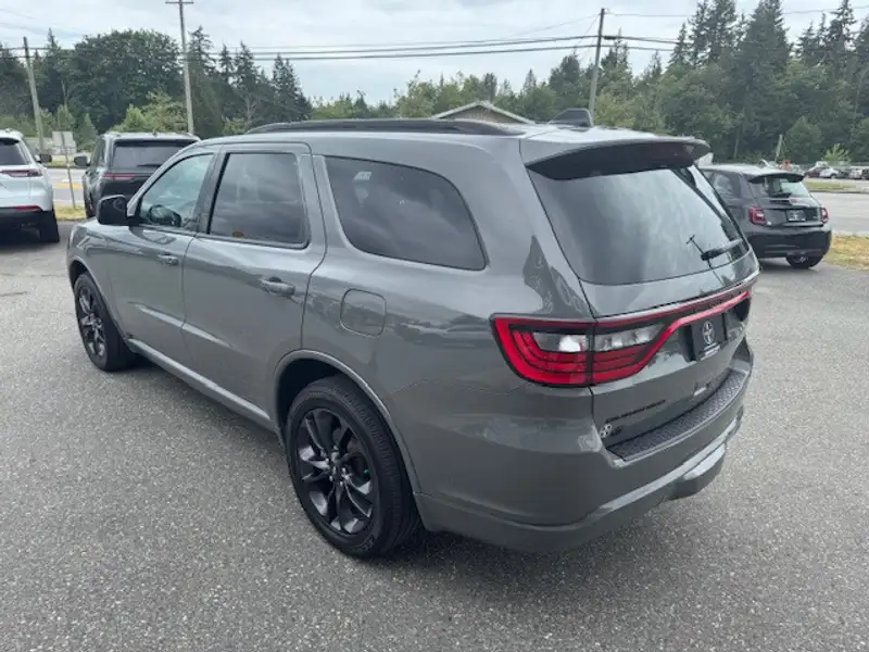 2024 Dodge Durango SXT, šedá, 23 465 km, dovoz Kanada — foto 4 z 12