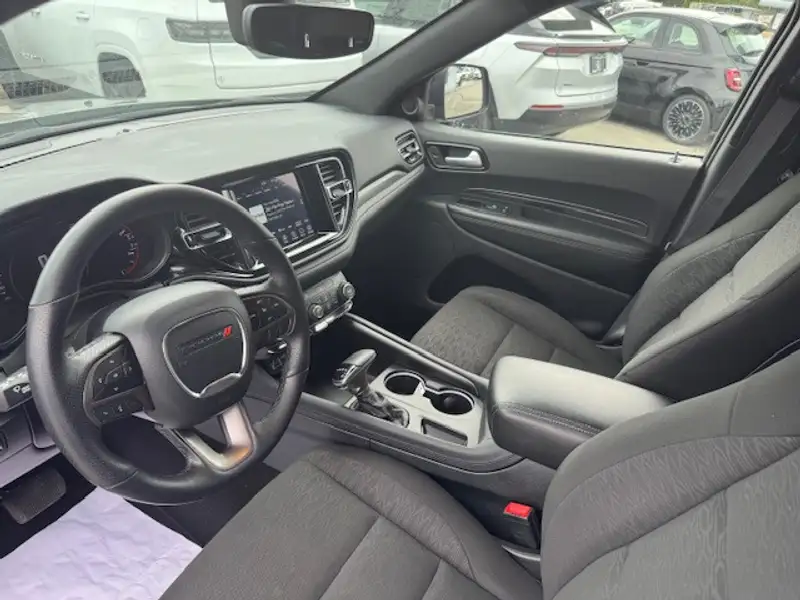 2024 Dodge Durango SXT, šedá, 23 465 km, dovoz Kanada — foto 9 z 12