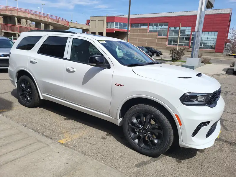 2026 Dodge Durango GT Plus, bílá, 7 622 km, dovoz Kanada — foto 5 z 12