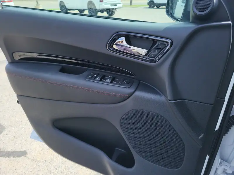 2026 Dodge Durango GT Plus, bílá, 7 622 km, dovoz Kanada — foto 8 z 12