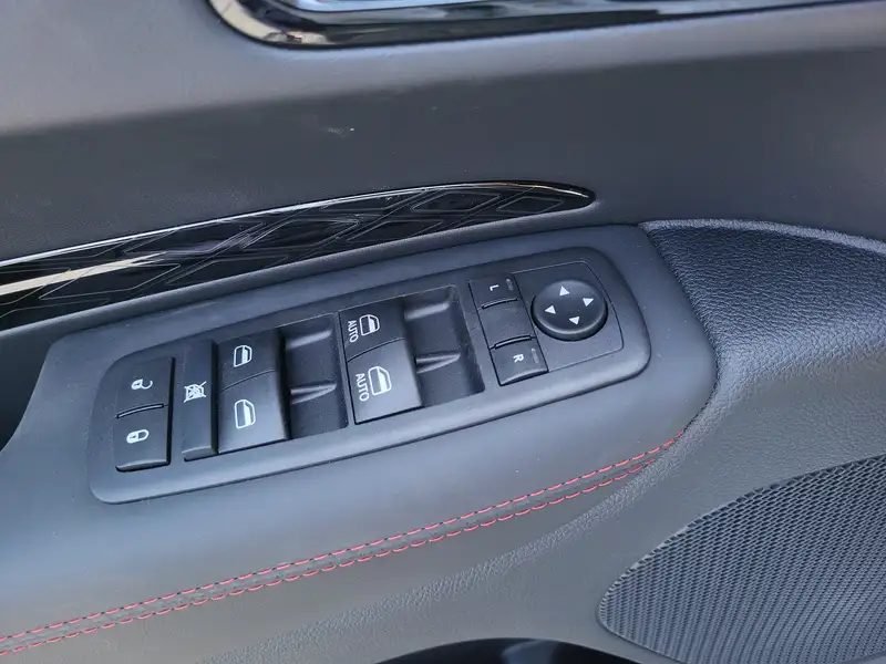 2026 Dodge Durango GT Plus, bílá, 7 622 km, dovoz Kanada — foto 9 z 12
