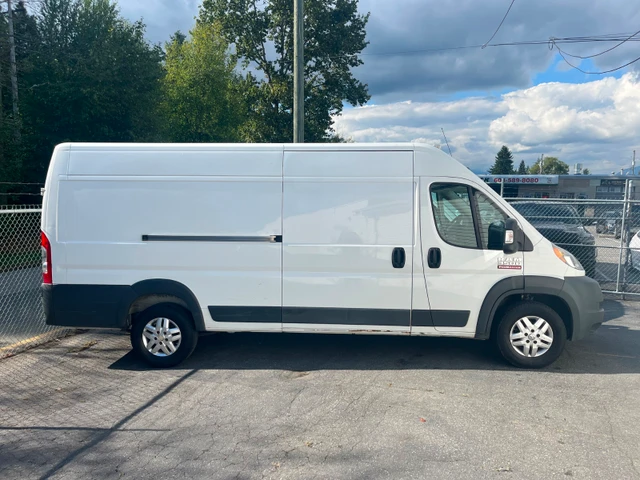 2014 RAM 3500, bílá, 180 000 km, dovoz Kanada — foto 2 z 5