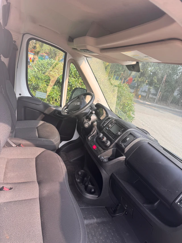 2014 RAM 3500, bílá, 180 000 km, dovoz Kanada — foto 5 z 5