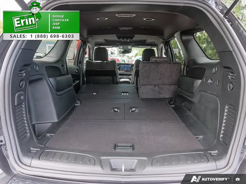 2026 Dodge Durango, šedá, dovoz Kanada — foto 11 z 12