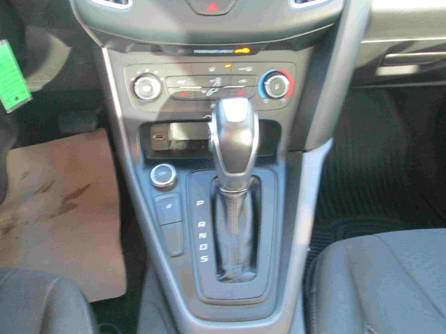 2016 Ford Focus SE, modrá, 143 812 km, dovoz Kanada — foto 13 z 13