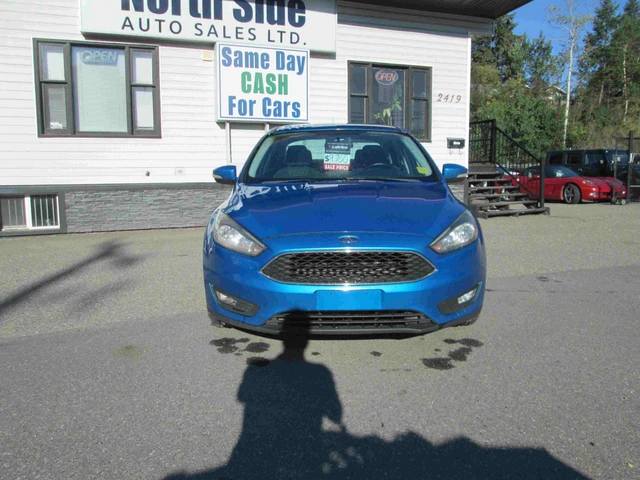 2016 Ford Focus SE, modrá, 143 812 km, dovoz Kanada — foto 2 z 13