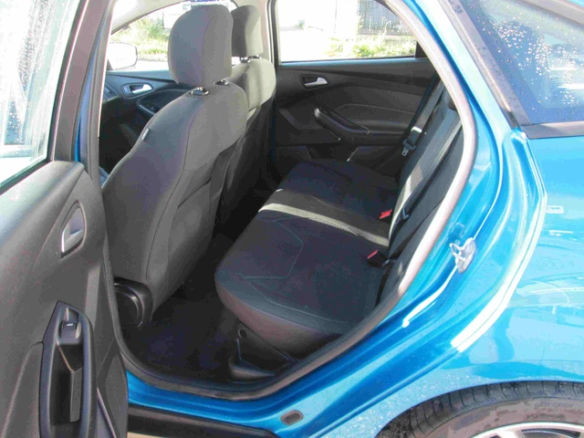 2016 Ford Focus SE, modrá, 143 812 km, dovoz Kanada — foto 6 z 13