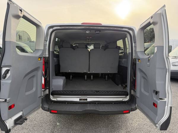 2015 Ford, dovoz Kanada — foto 12 z 12