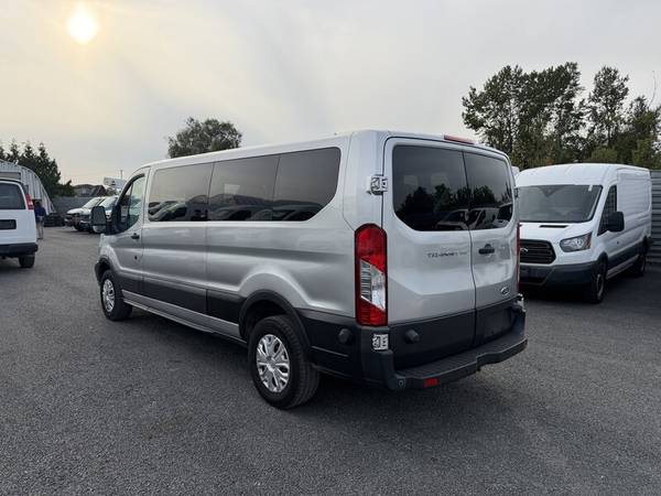 2015 Ford, dovoz Kanada — foto 3 z 12