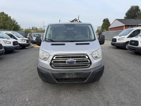2015 Ford, dovoz Kanada — foto 8 z 12