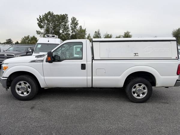 2016 Ford, dovoz Kanada — foto 2 z 12