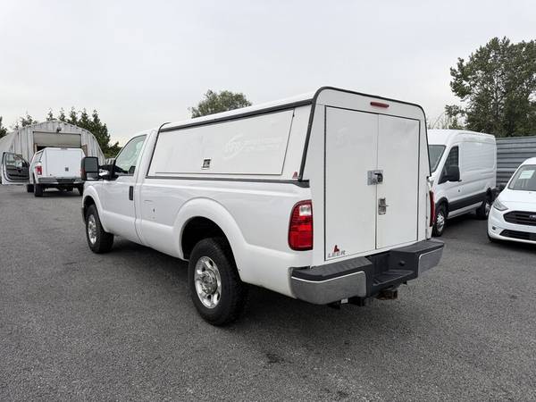2016 Ford, dovoz Kanada — foto 3 z 12